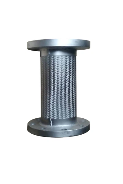 Rugalmas csatlakozók rendszere szeizmikus elszigetelő csővezeték az épületekhez